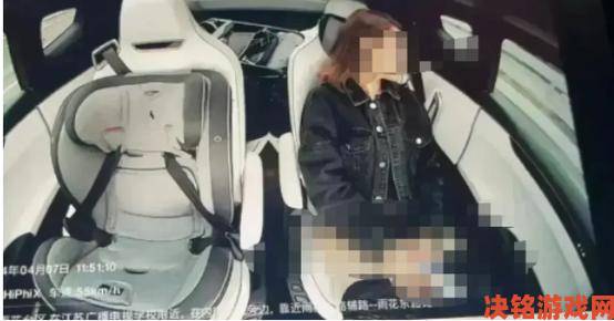 公交车上拨开少妇内裤进入涉事车辆监控录像成关键证据